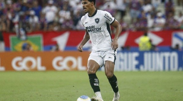 Após desistir da contratação de Caíque, do Juventude, o Tricolor segue no mercado em busca da contratação de um meio-campista físico e defensivo.