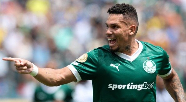 Paulinho comemora gol pelo Palmeiras no Mundial de Clubes 2025
