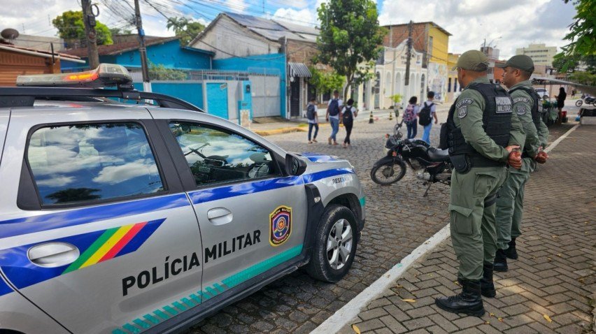 Viatura da Polícia Militar de Pernambuco em atividade