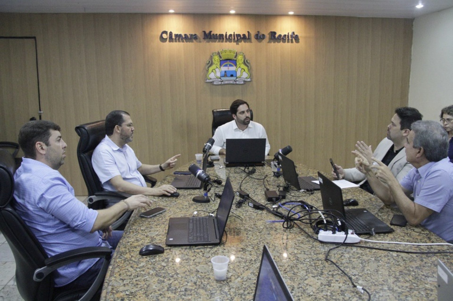 Câmara do Recife inicia análise de projeto que muda construções na cidade