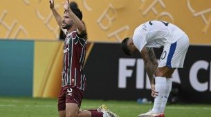 Martinelli, autor de um dos gols do Fluminense sobre o Al-Hilal em comemoração