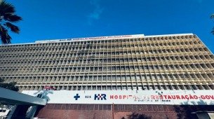 Fachada do Hospital da Restauração, na área central do Recife