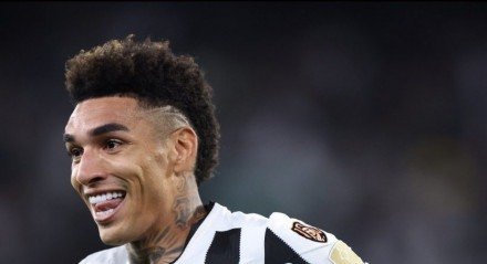 O atacante Igor Jesus está de casa nova. O atleta de 24 anos vai reforçar o Nottingham Forest-ING na atual janela de transferências e o anúncio foi feito neste sábado (5) pelo clube inglês. Igor se junta ao Nottingham em um contrato válido por quatro temporadas A negociação foi fechada em cerca de 20 milhões [&#8230;]
