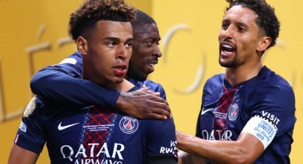 Dembelé, Marquinhos e Doué comemoram gol do PSG