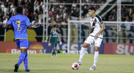 Jogador chegou ao clube carioca neste ano, tem sido pouco utilizado e está a um 