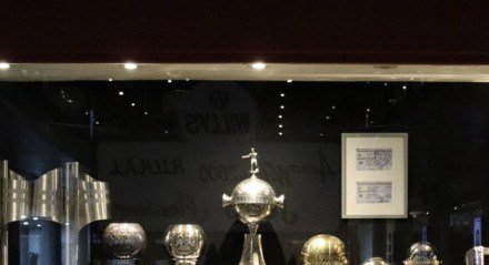 Nas redes sociais, o Tricolor também não deixou passar a eliminação do rival alviverde na Copa do Mundo de Clubes e provocou.