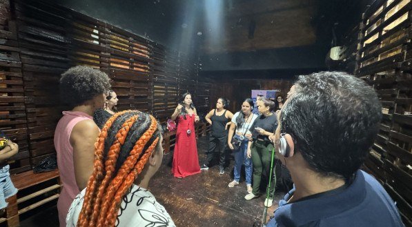 Teatro de Santa Isabel recebe evento de audiodescrição poética em comemoraçao aos dez anos da Lei de Inclusão