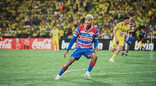 Jogador não vinha sendo aproveitado no Laion, e viajou nesta sexta-feira (4) para a Colômbia para acertar detalhes com seu novo time.