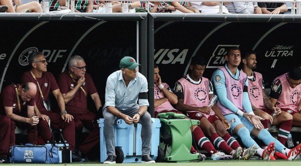 Treinador tem um "esteriótipo" nas redes sociais, porém, o Tricolor mostra dentro de campo que joga contra este personagem.