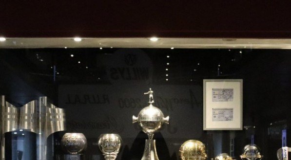 Nas redes sociais, o Tricolor também não deixou passar a eliminação do rival alviverde na Copa do Mundo de Clubes e provocou.