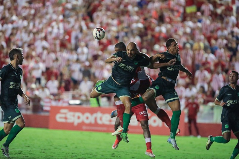 Náutico 0 x 0 Floresta, nos Aflitos, pela 11ª rodada do Campeonato Brasileiro da Série C.