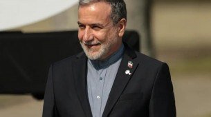  Abbas Araghchi (Irã) antes da foto ofical do Brics com seus membros