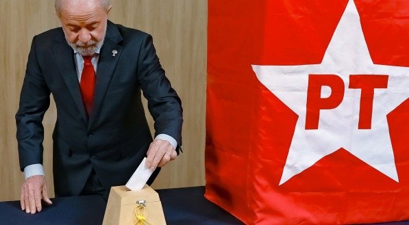 Com contagem manual, resultado da eleição interna do PT fica para esta segunda-feira