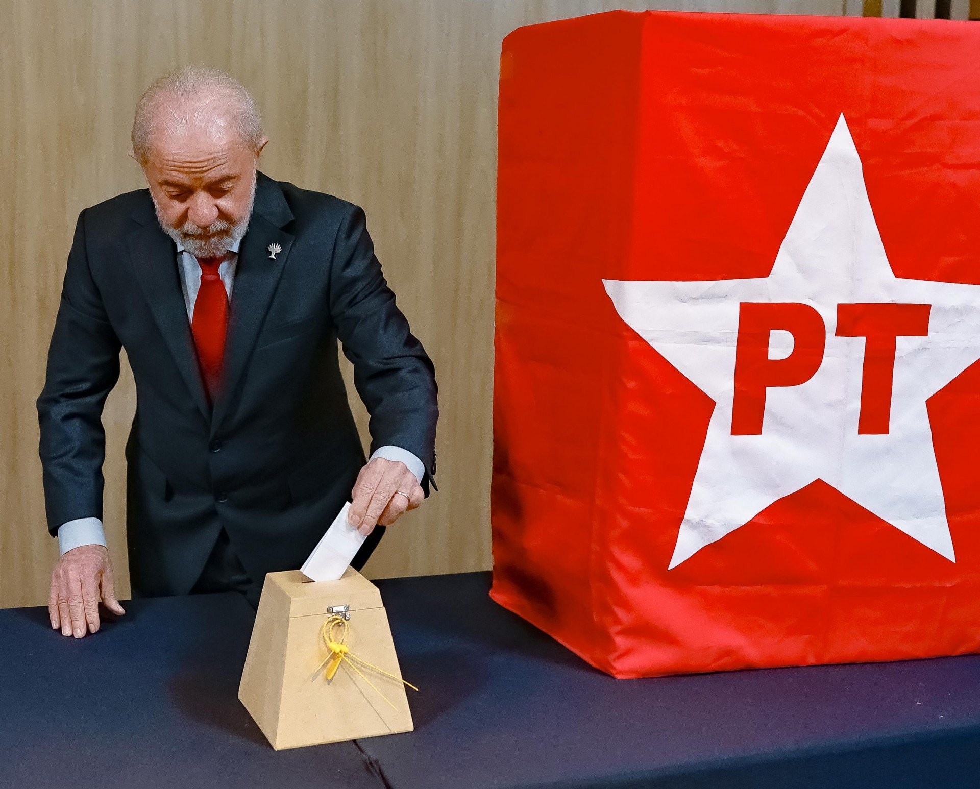 Com contagem manual, resultado da eleição interna do PT fica para esta segunda-feira