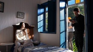 Marcella Arnulf e Lee Taylor nos bastidores do filme 'O Chá'
