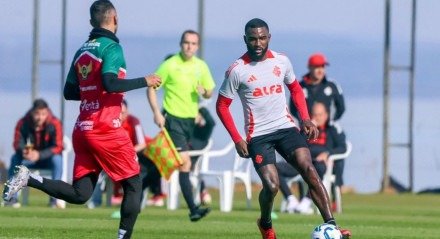 O Colorado venceu o Farroupilha por 3 a 1, com retorno de atletas lesionados e teve uma baixa importante nas atividades