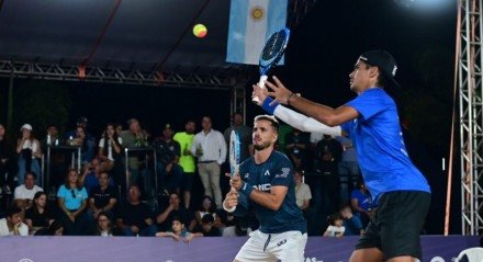 Atletas do CT Lucas Sousa, de Campinas (SP), o espanhol Antomi Ramos e o brasileiro Daniel Mola, ambos agenciados pela BEAT Sports Manager, conquistaram, neste domingo, o título do torneio BT 200 de Rio Verde (GO), com premiação total de US$ 15 mil. Os dois superaram na final a dupla de Renzo Amâncio e João [&#8230;]