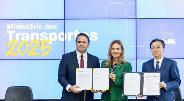 Brasil e China assinam acordo para estudar ferrovia até o Peru