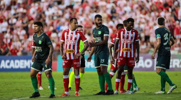 Lance do jogo entre Náutico x Floresta pela 11ª rodada da Série C
