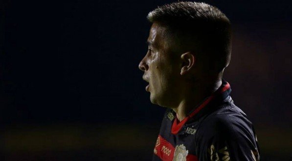 Imagem do rosto de Titi Ortiz em ação pelo Sport