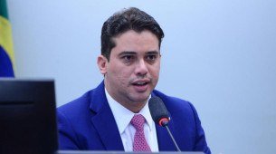 Antônio Luiz Rodrigues Mano Júnior, conhecido como Júnior Mano, foi eleito deputado federal pelo estado do Ceará nas eleições de 2022, obtendo 216.531 votos