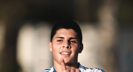 Cruzeiro acerta renovação de jovem promessa