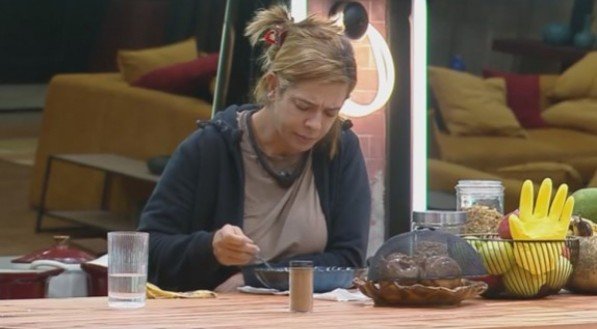 Adriana critica proximidade de Ray com Carol e dispara: ‘É da mesma laia’