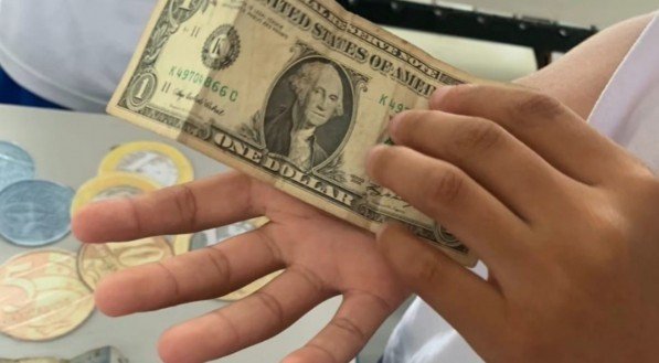 Do "era uma vez" ao "isso é mais barato": Projeto une alfabetização e educação financeira em comunidade da RMR
