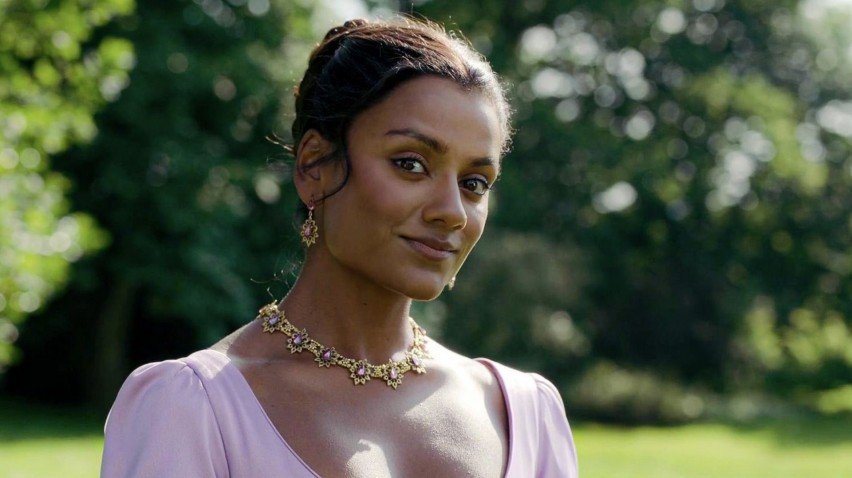 Simone Ashley em Bridgerton