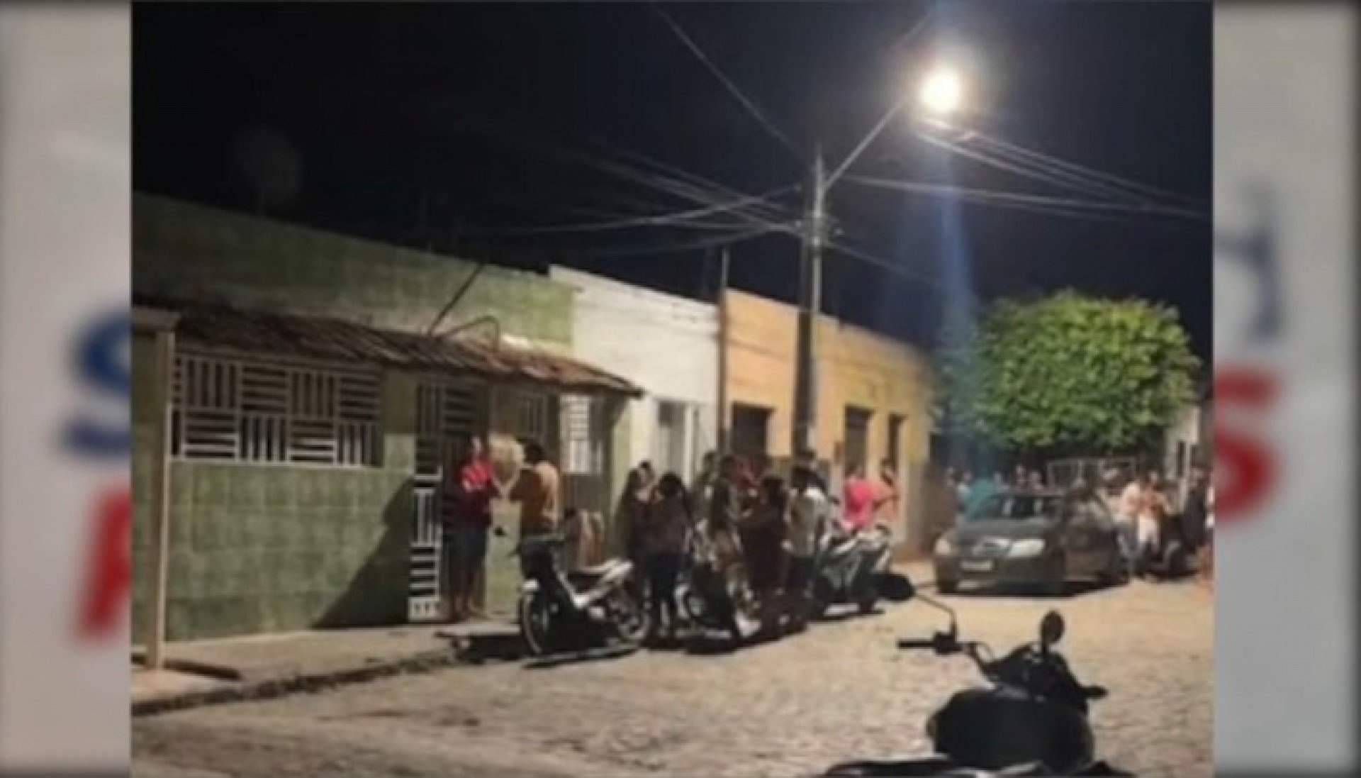  A perícia constatou ao menos dez perfurações por arma de fogo no corpo da vítima