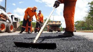 Em Olinda, egressos do sistema prisional trabalham com serviços gerais, limpeza urbana, conservação de praças e manutenção dos cemitérios