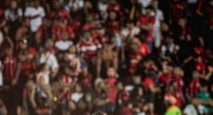 Thiago Carpini não é mais técnico do Vitória. O anúncio oficial da demissão foi feito pelo clube nesta quarta-feira (9), após a eliminação do rubro negro na Copa do Nordeste para o Confiança, diante da sua torcida. O treinador deixa o clube após 72 partidas disputadas sob o comando do treinador. Contratado em 14 de [&#8230;]