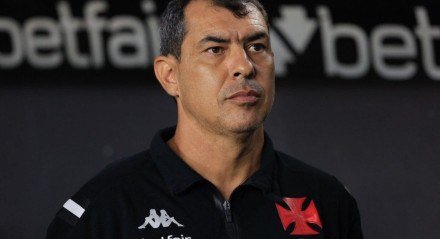 Treinador chega para substituir Thiago Carpini e tenta evitar rebaixamento do Rubro-Negro no Brasileirão
