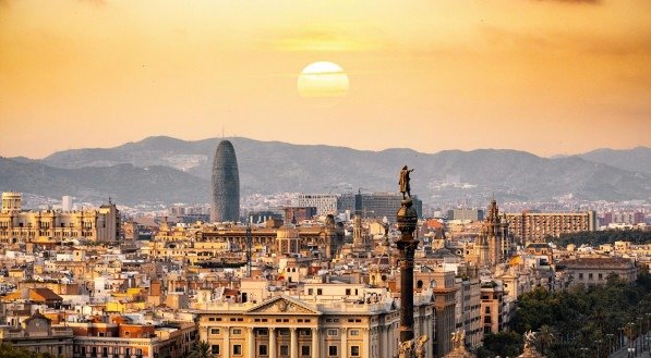 Tradição, cultura e modernidade: esta cidade encanta multidões de turistas que querem fugir do óbvio