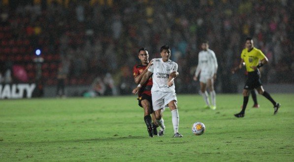Lance do jogo entre Sport x Ceará pela Copa do Nordeste