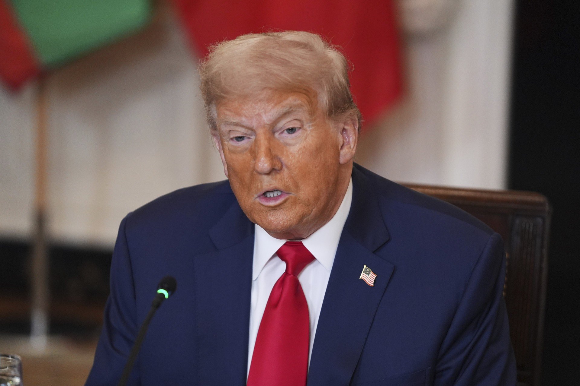 Taxação de Trump de 50% dos produtos brasileiros pega Bolsonaros de surpresa que desejam apenas uma crítica ao processo no STF
