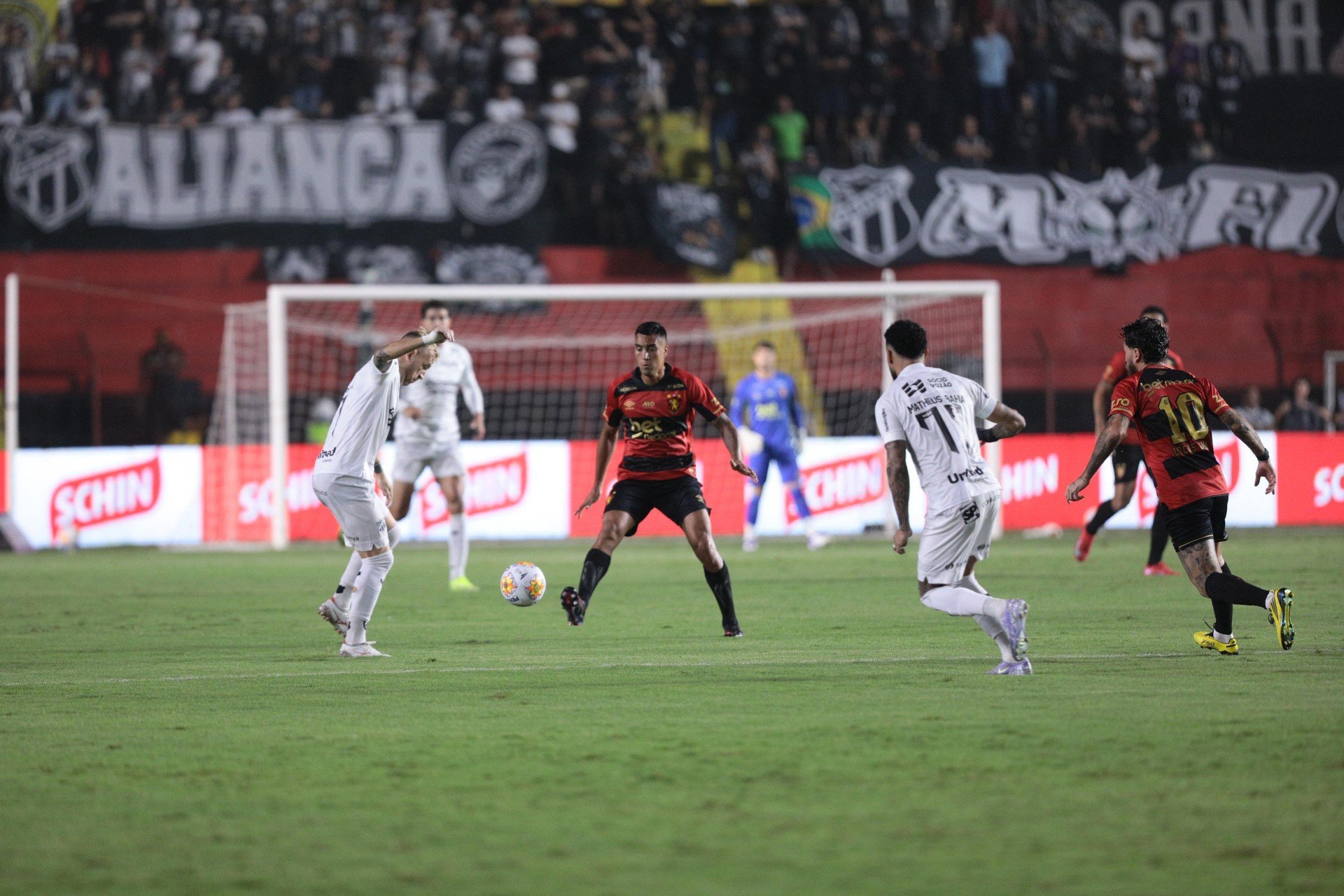 Lance do jogo entre Sport x Ceará pela Copa do Nordeste