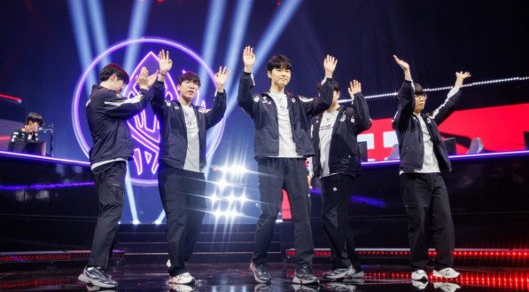 Gen.G venceu a T1 por 3 a 2 na madrugada desta quinta feira (10), e garantiu sua presença na grande final do MSI 2025