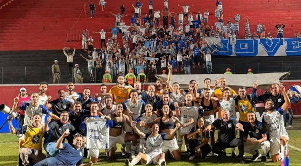 Comemoração da equipe do Confiança no Barradão