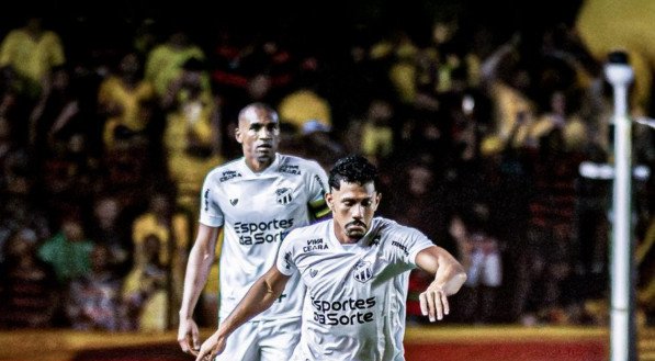 Vozão bate leão na Ilha do Retiro e avança na competição