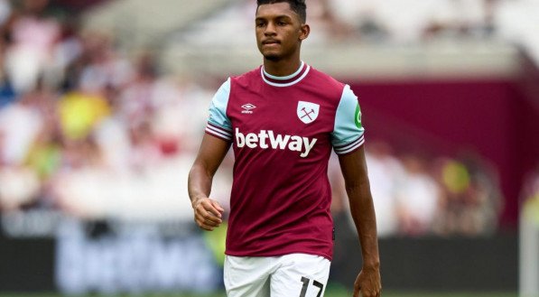 Investida do Botafogo por Luís Guilherme esbarra em negativa do West Ham