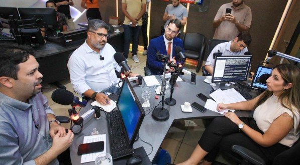 Imagem de vereadores em debate promovido pela Rádio Jornal nesta quinta-feira (10)