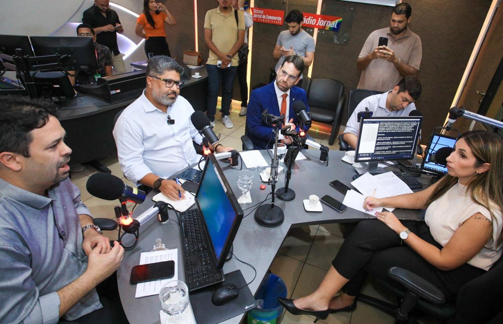 Imagem de vereadores em debate promovido pela Rádio Jornal nesta quinta-feira (10)