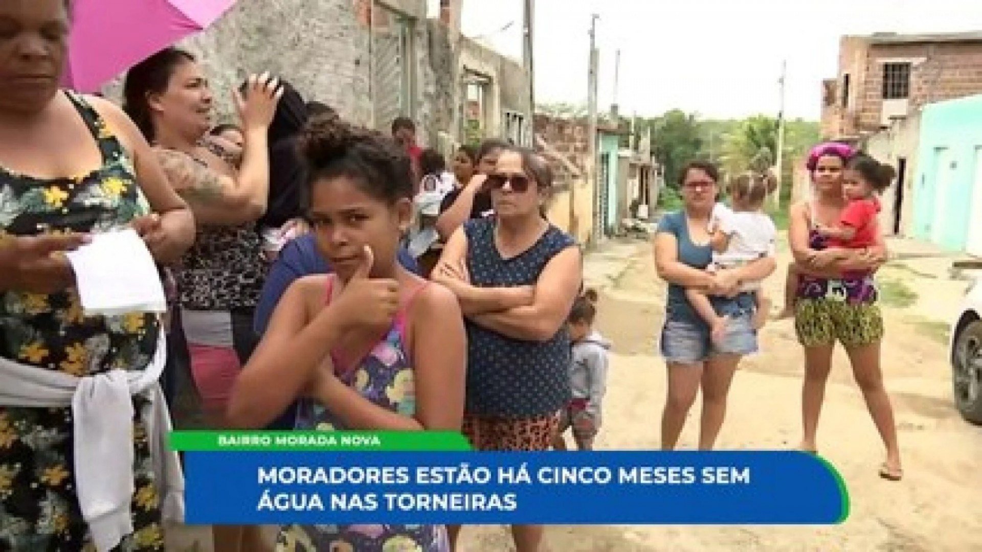 Abandono hídrico em Caruaru: Moradores do bairro Morada Nova sofrem com cinco meses de falta d'água enquanto contas continuam chegando