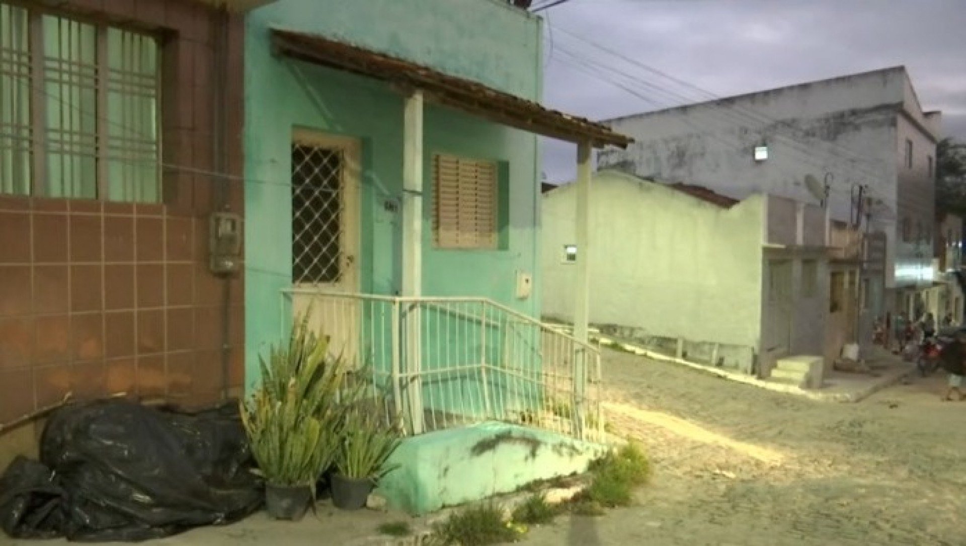 Mãe e filho havim se mudado há cerca de um mês