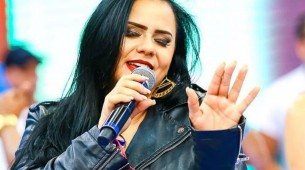Cantora de forró romântico Valéria Cavalcanti