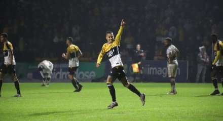 Sport acerta contratação de meia ex-Criciúma