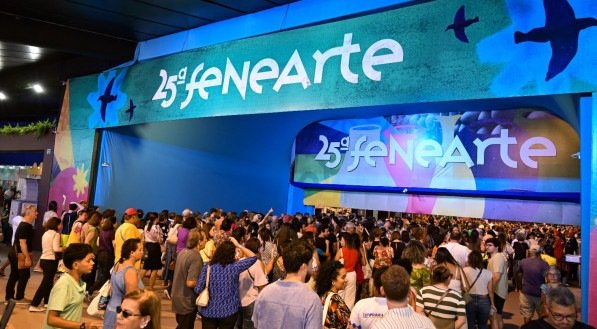 Fim de semana na Fenearte 2025 promete desfiles, música e sabores: veja programação completa!
