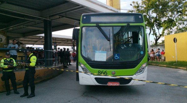 vítima tentava atravessar a integração quando foi atropelada pelo veiculo.