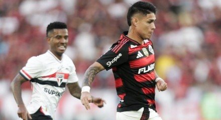 Flamengo vence o São Paulo e permanece na liderança do Brasileirão